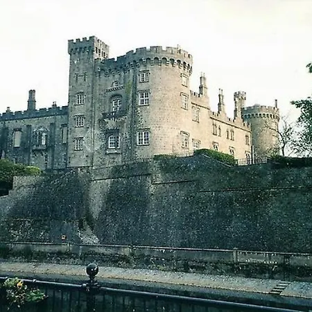 Pensjonat The Waterfront Townhouse 3*